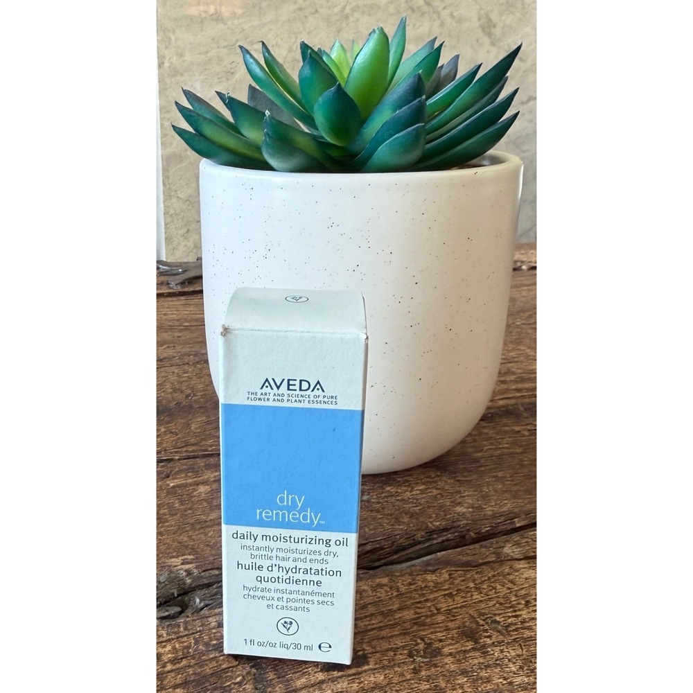 NIB AVEDA Dry Remedy Daily Moisturizing Oil Treatment Hair Natural Women 1 fl oz